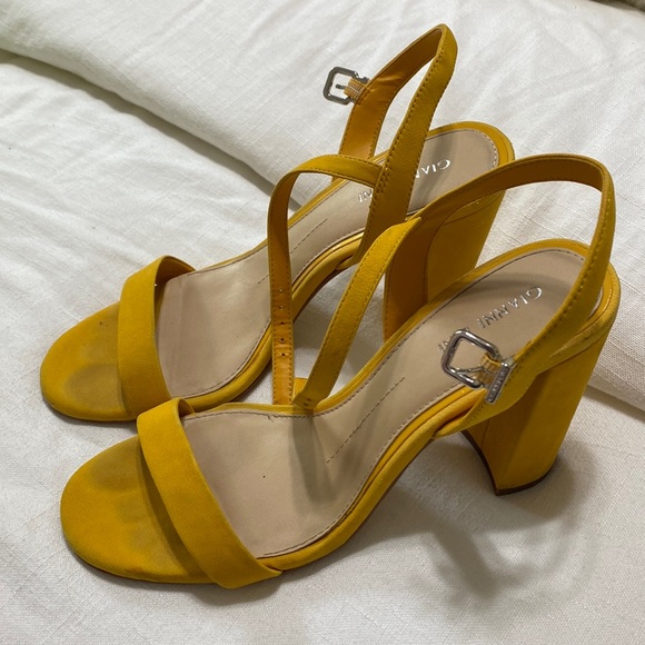 Gianni Bini Shoes - ✨2 FOR $25✨ Gianni Bini Yellow heels